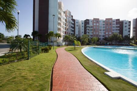 Departamento En Cancun Con 7 Albercas Tipo Playa Y Laguna מראה חיצוני תמונה